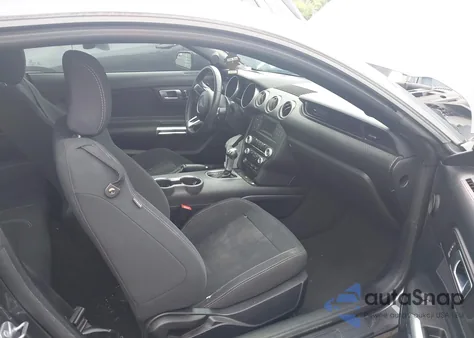 2020 Ford Mustang Ecoboost Fastback z USA, uszkodzony, nr VIN 1FA6P8TH6L5129086